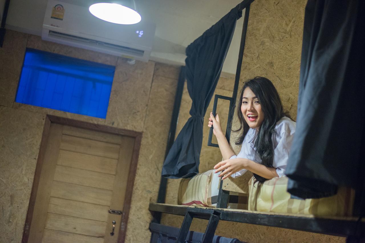 The Sleepless Boutique Hostel Μπανγκόκ Εξωτερικό φωτογραφία