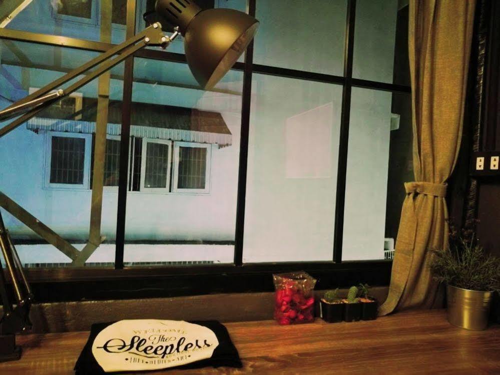 The Sleepless Boutique Hostel Μπανγκόκ Εξωτερικό φωτογραφία